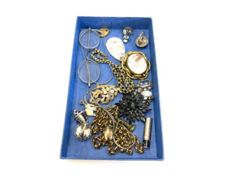 Antique and vintage costume jewellery to include silver rings, pendants etc 