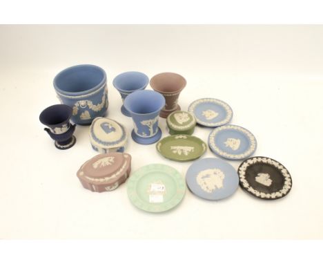 A collection of assorted Wedgwood Jasperware. Including small urns, plates and trinket boxes, etc. Max. H11cm