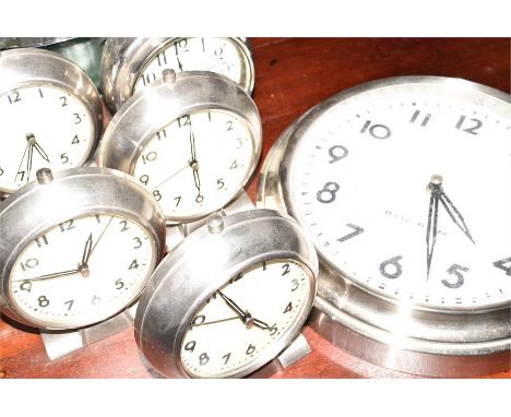 Five various kitchen timer clocks and 1 wall clock, W26cm