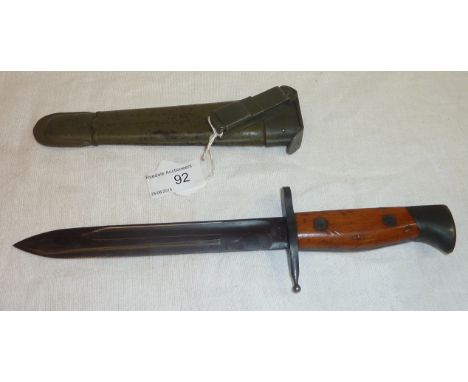 Italian military bayonet, 2 piece wooden grip with green scabbard with belt mount