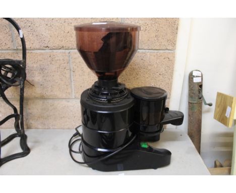 Commercial coffee grinder, 1kg capacity
