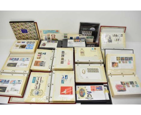 Eight albums of first day covers ranging from 1966 to 2000, including a variety of themes, some albums incomplete (8).