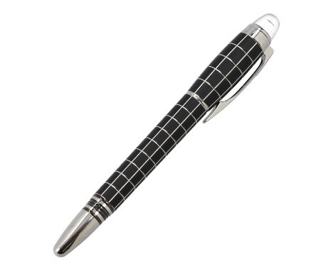 MONTBLANC Füllfederhalter "STARWALKER". Korpus in Schwarz und Silberfarben mit 14K WG Feder. Etui und Umkarton anbei. Sehr gu