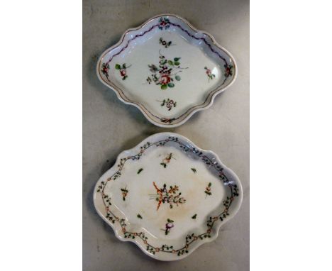 Two similar late 18thC New Hall porcelain oval, lobed dishes, decorated in colours with simple floral designs  pattern nos.19