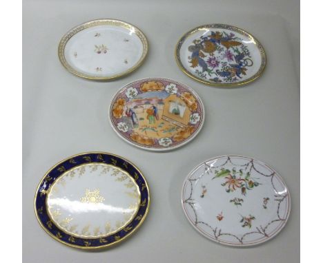 Five late 18thC New Hall porcelain oval spoon trays  6.75''w, viz. one featuring Chinese figures in a fenced garden; another 