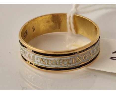 A GEORGE III GOLD BLACK AND WHITE ENAMEL MOURNING RING, inscribed Chas Nightingale 24th Nov 1800, size S, 3.8 g boxed