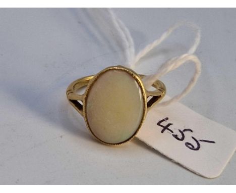 A large opal ring, 9ct, size H, 2.4 g.