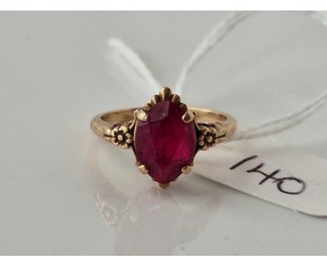 A red stone ring, 9ct, size K, 2.5 g.