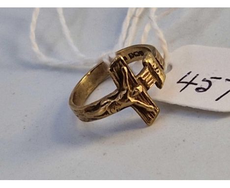 A small vintage crucifix ring, 9ct, size H, 1.7 g.