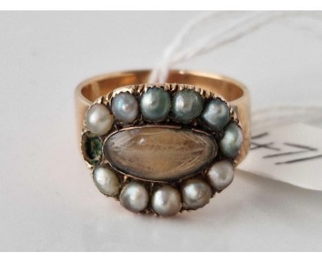 A antique memorial ring dated 1811 missing pearl size O 5.4 gms