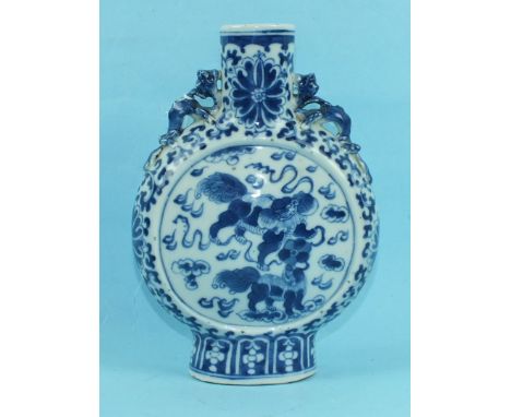A 19th century Chinese blue and white moon flask decorated with Buddhistic lions in clouds and with dragon handles, 20.5cm hi