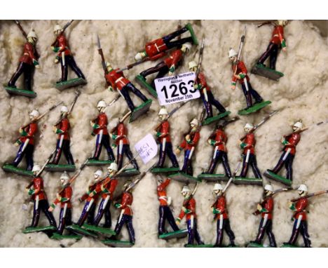 Vintage painted lead marching soldiers, 28 in total, average H: 7 cm. P&amp;P Group 2 (£18+VAT for the first lot and £3+VAT f