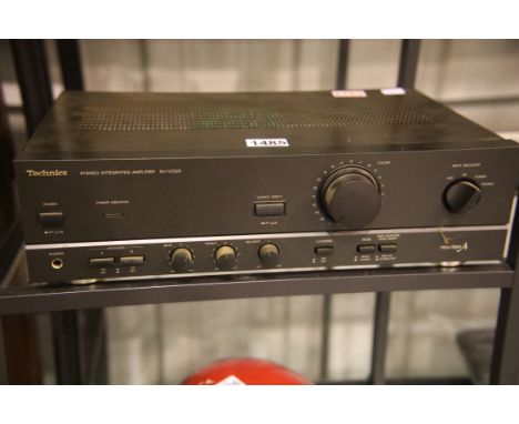 Technics stereo integrated amplifier SU-VZ220. Not available for in-house P&amp;P 