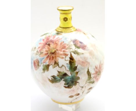 Royal Crown Derby bulbous floral vase, H: 14 cm. P&P Group 2 (£18+VAT for the first lot and £3+VAT for subsequent lots)Condit