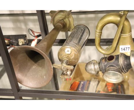 Two metal horns, a Brevete cycle lamp and vintage fire extinguisher. Not available for in-house P&amp;P 