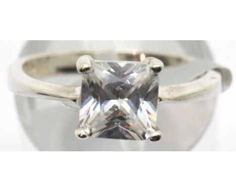 Ladies 925 silver princess cut solitaire ring, size N. P&amp;P Group 1 (£14+VAT for the first lot and £1+VAT for subsequent l