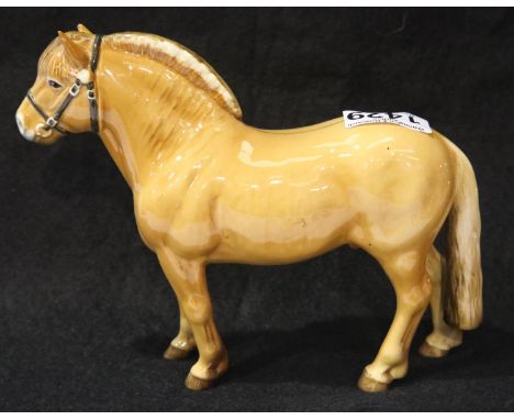 Beswick Norwegian Fjord Horse, small chip to rear hoof. P&amp;P Group 2 (£18+VAT for the first lot and £3+VAT for subsequent 