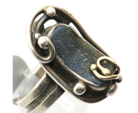 925 silver designer heavy ring. P&amp;P Group 1 (£14+VAT for the first lot and £1+VAT for subsequent lots) 