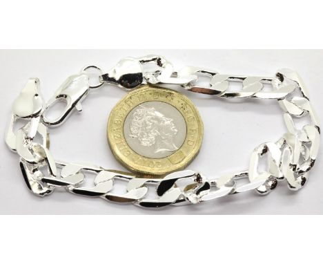 925 sterling silver flat curb chain bracelet, L: 15 cm, 13g. P&amp;P Group 1 (£14+VAT for the first lot and £1+VAT for subseq