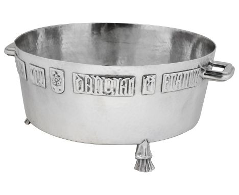 A LARGE GEORGE V SILVER 'BUSHEL' BOWL, F.J. ROSS &amp; SONS OF WINCHESTER, LONDON, 1924 modelled on the Winchester measure, c