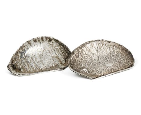 A PAIR OF VICTORIAN SILVER NOVELTY PILL BOXES, SPINK &amp; SON, LONDON, 1895 each realistically modelled as a brazil nut, gil