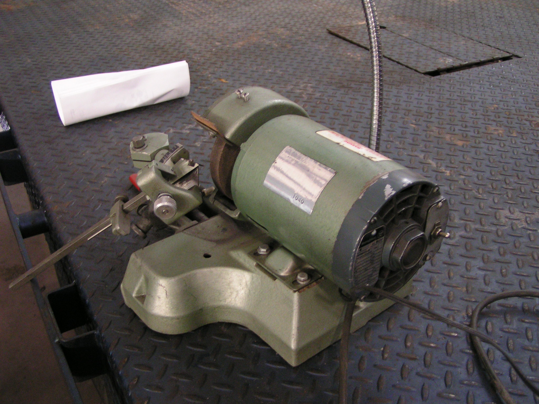 Lisle Drill Grinder Model 91000, S/N 1040, Grinds 1/8" 1/2" , bench