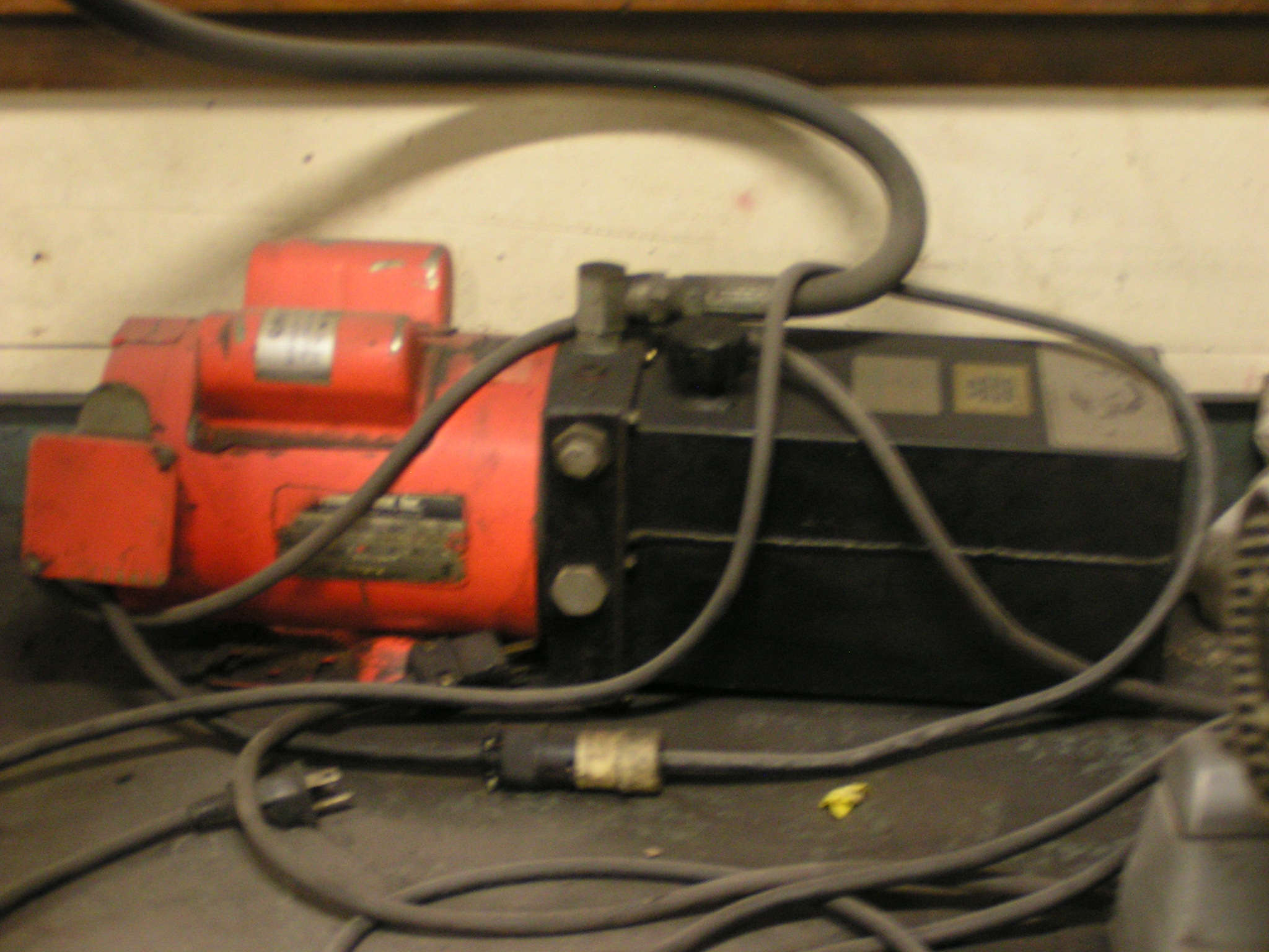 Gates PC707 , 700 Series Mega Crimp, and Hose Cut Off Saw, on bench 43