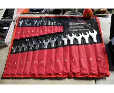 A Neilsen 25-piece combination spanner set (48)