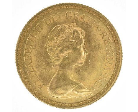 Queen Elizabeth II, Sovereigns, 1974, Crowned head r. with obverse portrait by Arnold Machin, R. St. George and dragon, gold,