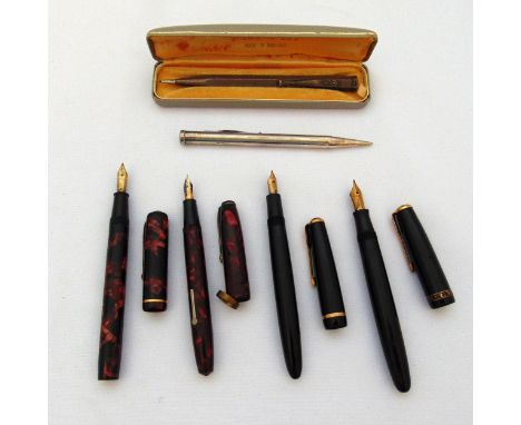 Four fountain pens to include Conway Stewart and Parker with 14ct gold nibs and two Yard O Led silver mounted propelling penc