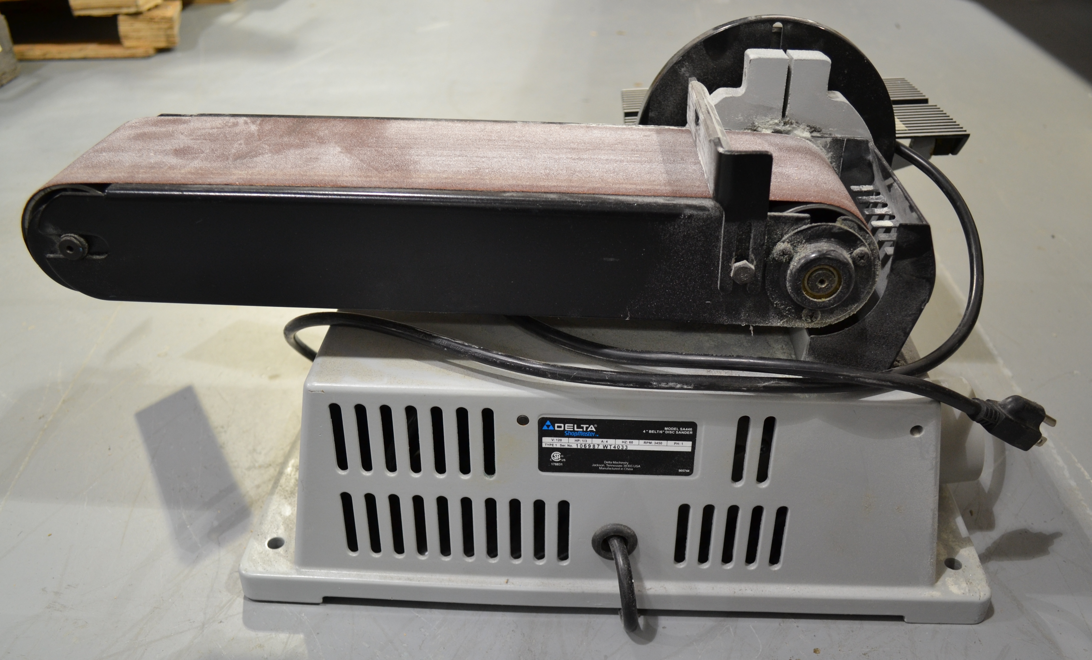 Delta Model SA446 Belt & Disc Sander, 4" Belt, 6" Disc, S/N 106987WT4033