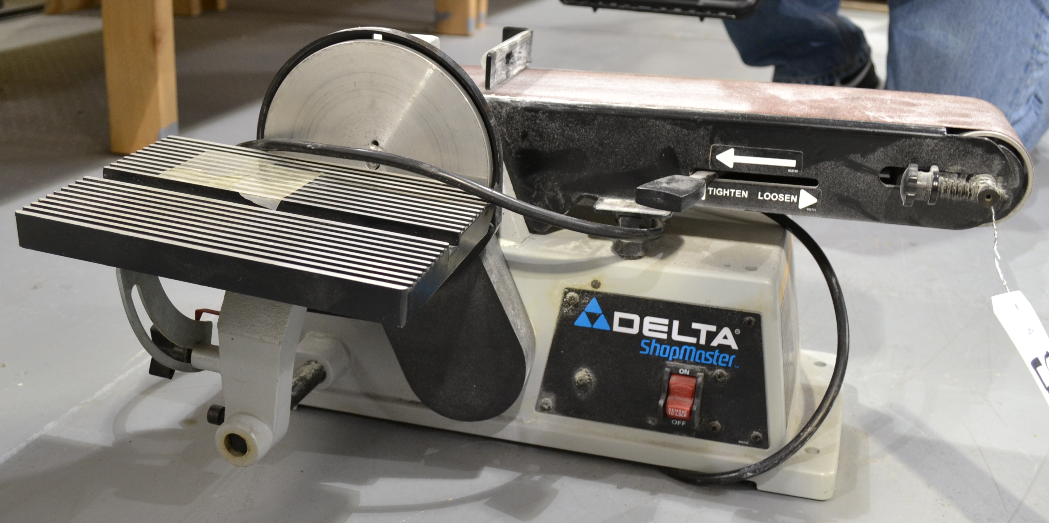 Delta Model SA446 Belt & Disc Sander, 4" Belt, 6" Disc, S/N 106987WT4033