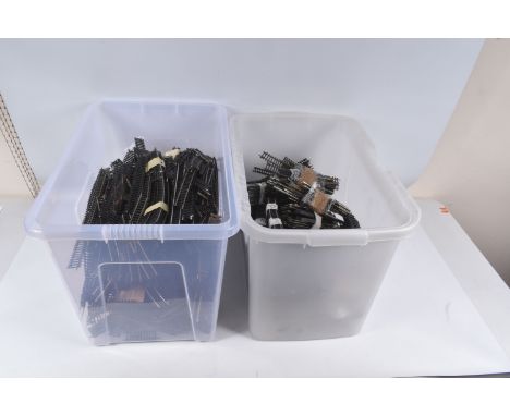 A LARGE QUANTITY OF ASSORTED LOOSE OO/HO GAUGE TRACK, majority is Hornby but also includes Hornby Dublo, Lima and Jouef items