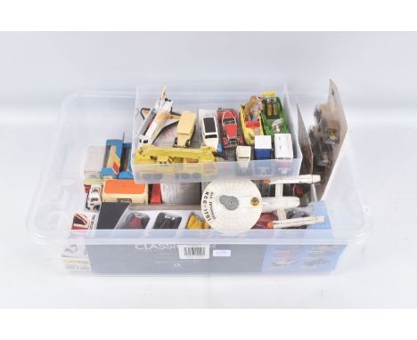 A COLLECTION OF BOXED AND UNBOXED COLLECTIBLE DIECAST MODELS, to include a Dinky Toys USS Enterprise, missing deployable spac
