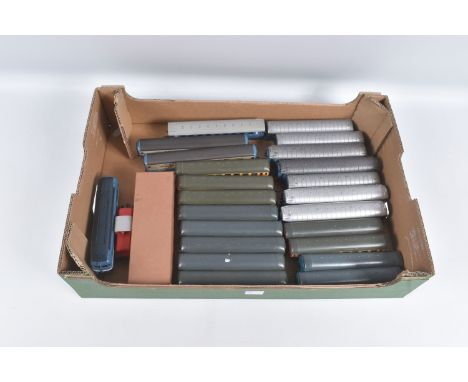 A QUANTITY OF MAINLY UNBOXED ASSORTED HO GAUGE LOCOMOTIVES AND COACHING STOCK, locomotives are boxed Lima FS class E424 locom