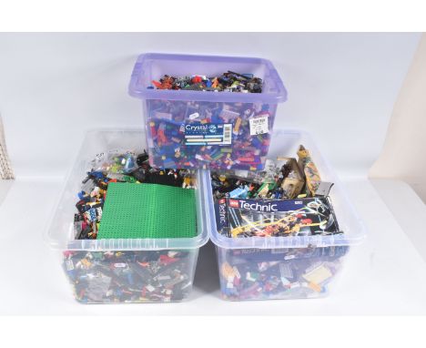 A LARGE COLLECTION OF LOOSE MODERN LEGO, to include Creator, Technic, Friends and Harry Potter parts, all appear in very good