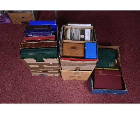 LARGE COLLECTION OF MAINLY GB MODERN STAMPS WITH EXTENSIVE BOOKLETS COLLECTION (INC PRESTIGE, BARCODE AND FOLDED TYPES) NOTIN