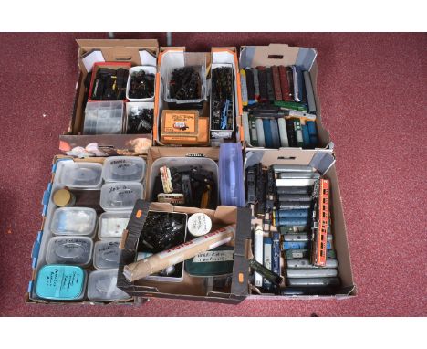 A LARGE QUANTITY OF UNBOXED HO AND OO GAUGE LOCOMOTIVE AND ROLLING STOCK SPARE PARTS AND ACCESSORIES, to include assorted mot