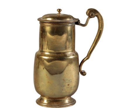 A RARE LOUIS XV BRASS SHAVING MUG of oval form with a slightly domed lid surmounted by a “button” finial, with a moulded simp