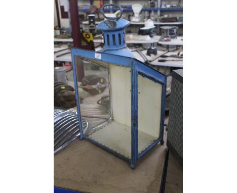 A BR(M) platform lamp case