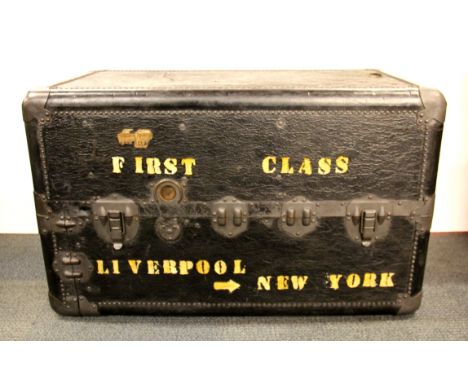 An impressive large 19th century fitted cabin trunk, 102 x 56 x 63cm.
