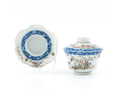Depicting scene on pond with ducks, Qianlong mark on cup and cover, saucers are 10 cm. in diameter.