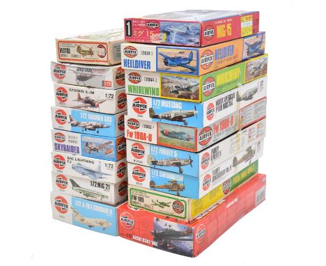Airfix 1/72 scale model military aircraft kits; seventeen including ref. 02063-7 Fw 190A-8; ref. 02066 Mustang; ref. 02013 Il