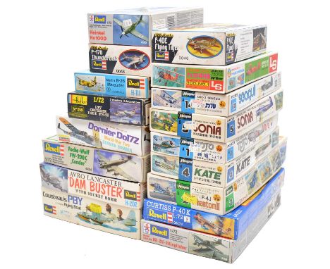 Seventeen 1/72 scale model aircraft kits, including Revell, Hasegawa, Heller, Lindberg and LS, all boxed, all appear complete
