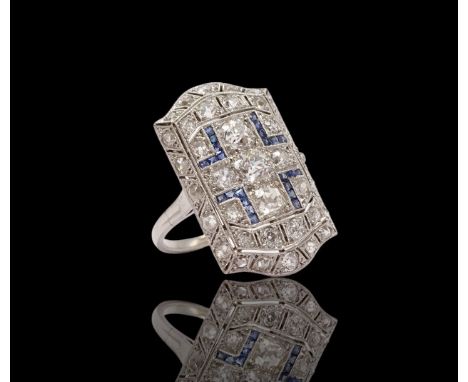 Prachtvoller Art Deco Diamant RingPlatin (950) ungestempelt - geprüft mit Diamanten im Altschliff und Saphire im Kissenschlif