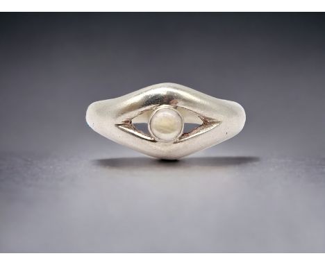 Silber Ring mit einem Mondstein, Sterlingsilber 925/000, Ringgröße 57/58, Gewicht 4,2 Gramm
