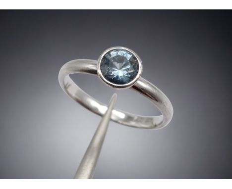 Ring mit einem rund facc. blau/grünem Stein, Sterlingsilber 925/000, Ringgröße 56, Gewicht 2,4 Gramm