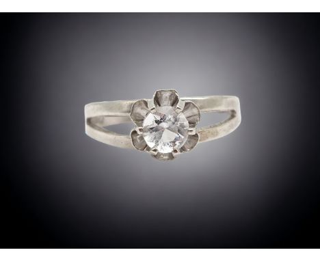 Ring mit einem rund facettierten klaren Stein, Silber 925/000, offene Ringschiene, Ringgröße 63, Gewicht 2,5 Gramm