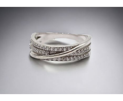 Ring mit rund facettierten klaren Steinen, Sterlingsilber 925/000, Ringgröße 57, Gewicht 3,3 Gramm