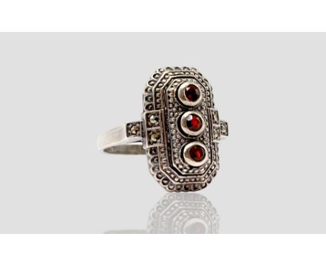 Silber Ring mit Granat und MarkasitenSterlingsilber 925/000Ringgröße 54Gewicht 5,0 Gramm